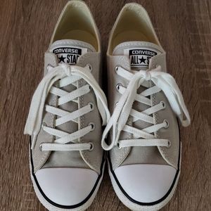 Womans Converse All Stars Size 8.5